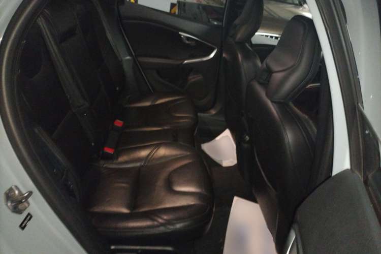 Used Volvo V40 2017 T3 Zhiya Edition
