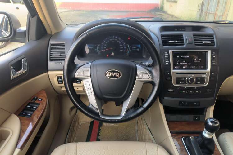 Used BYD G6 2013 1.5TI Manual Luxury Model