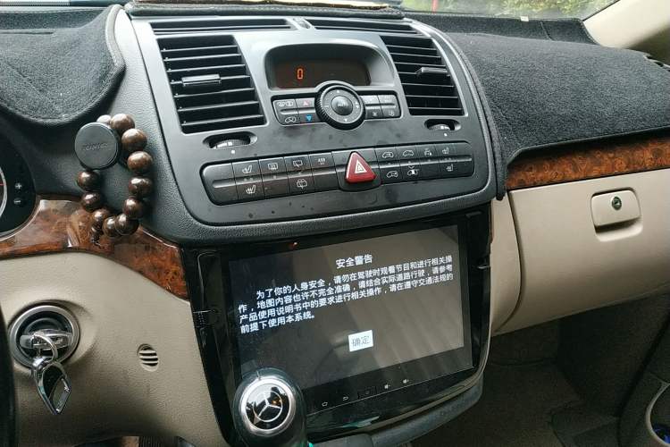 Used Mercedes-Benz Viano 2010 2.5L Prestige Edition Audio And AC Panel