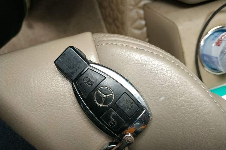 Used Mercedes-Benz Viano 2010 2.5L Prestige Edition Vehicle Key