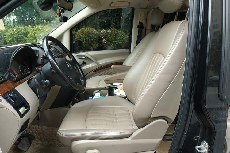 Used Mercedes-Benz Viano 2010 2.5L Prestige Edition Left Front Seat