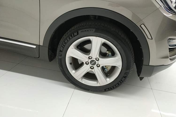 Used Lincoln MKC 2017 2.0T Two-Wheel Drive Deluxe Edition