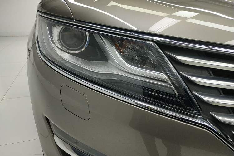 Used Lincoln MKC 2017 2.0T Two-Wheel Drive Deluxe Edition