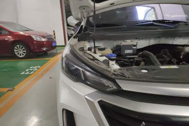 Used BAIC Beijing X3 2019 1.5T CVT Glory Edition Right Front Headlight