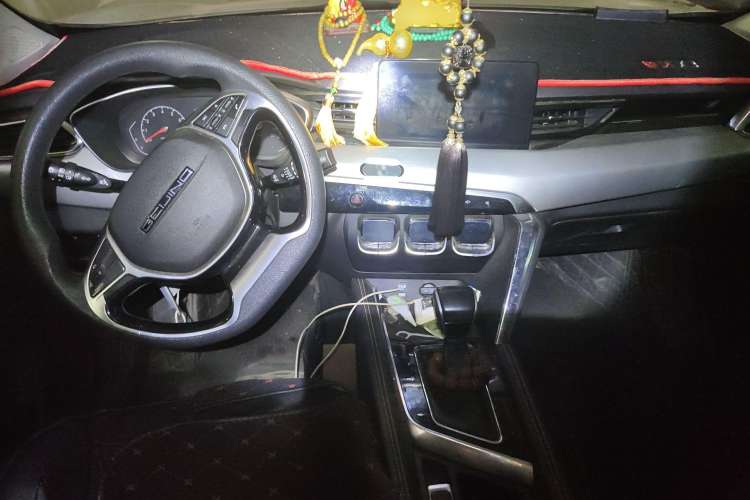 Used BAIC Beijing X3 2019 1.5T CVT Glory Edition Center Console