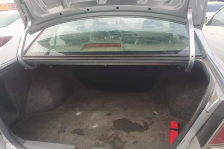 Used Soueast V3 Lingyue 2010 Revised Version 1.5L Manual Luxury Edition Trunk