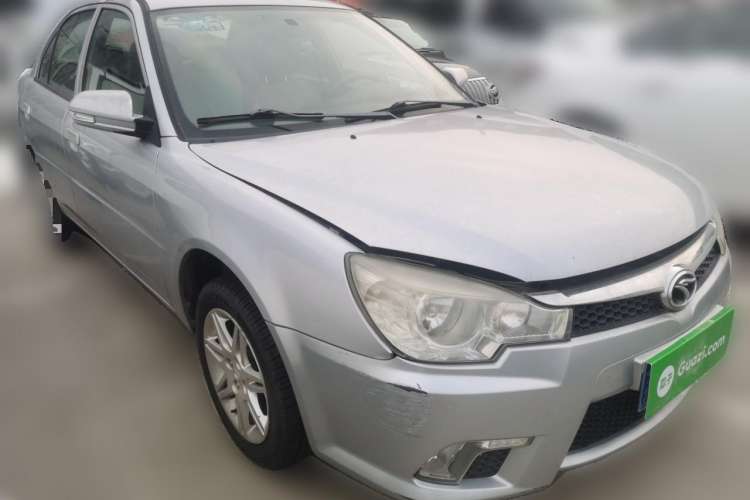 Used Soueast V3 Lingyue 2010 Revised Version 1.5L Manual Luxury Edition Front Right 45 Deg