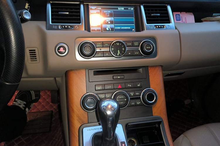 Used Land Rover Range Sport 2012 3.0 TDV6 HSE Diesel Edition Audio And AC Panel