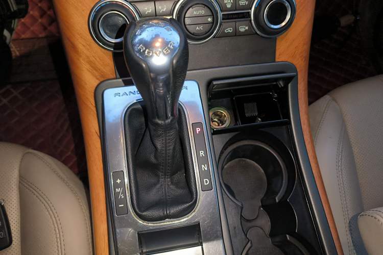 Used Land Rover Range Sport 2012 3.0 TDV6 HSE Diesel Edition Gear Lever