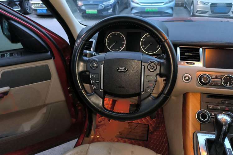 Used Land Rover Range Sport 2012 3.0 TDV6 HSE Diesel Edition Steering Wheel