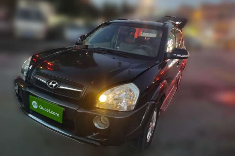 Used Hyundai Tucson 2009 2.0L Automatic Two-Wheel Drive with Sunroof