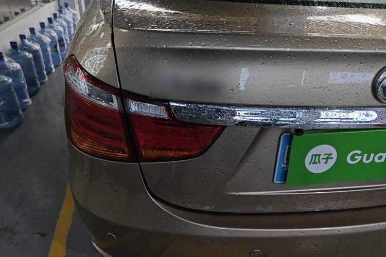 Used Dongfeng Aeolus A60 2016 1.6L Automatic Luxury Model Left Rear Taillight