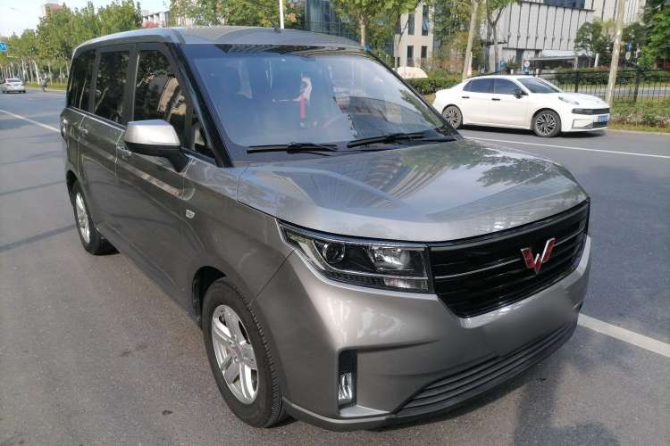 Used Wuling Hongguang PLUS 2019 1.5T Manual Luxury 7-Seater
