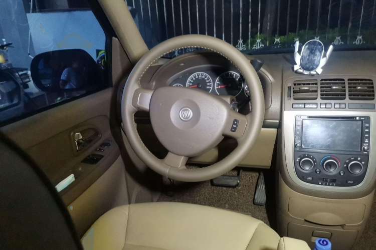 Used Buick GL8 2012 2.4L BASE Comfort Edition
