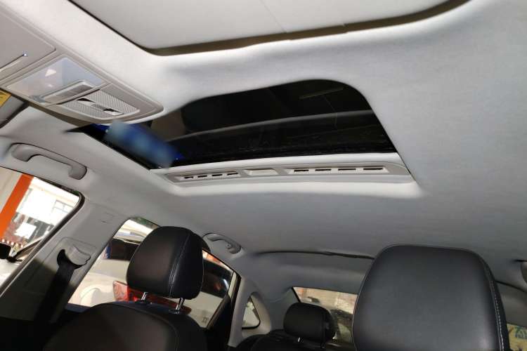 Used Roewe i6 2017 20T Automatic Internet Smart Edition
