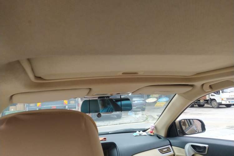 Used Soueast V5 Lingzhi 2012 1.5L Manual Luxury Version
