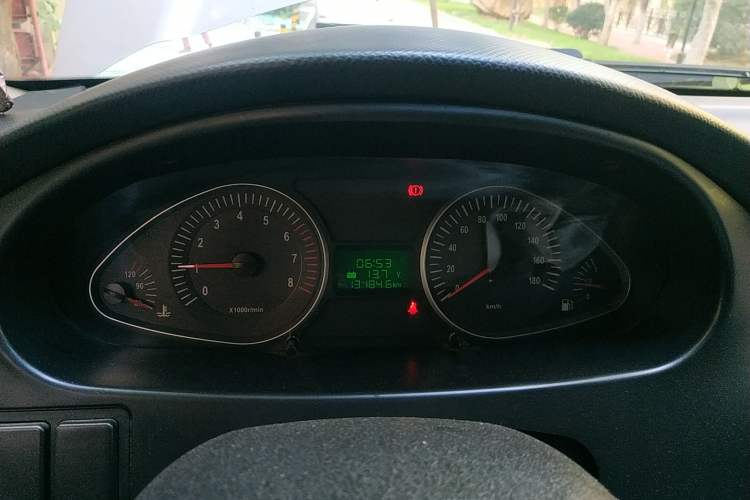 Used JAC Refine 2008 2.4L Colorful Journey Gasoline Manual Basic Version HFC4GA1-C

