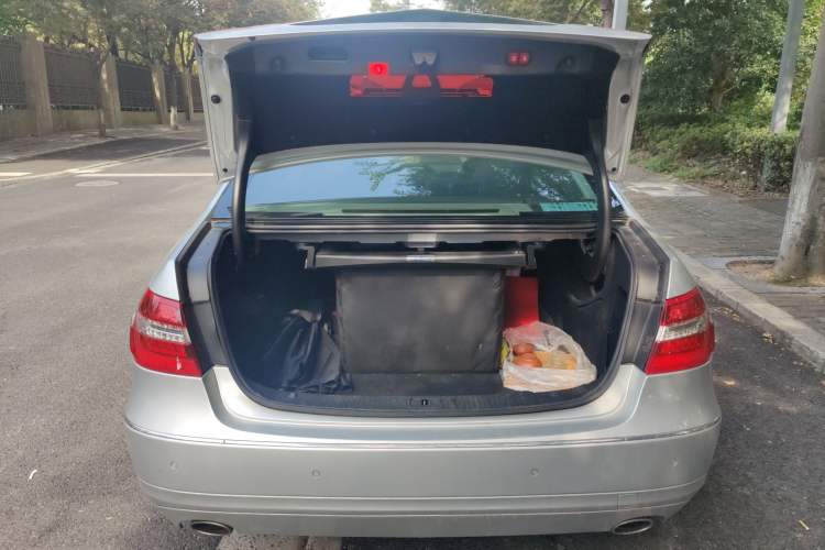 Used Mercedes-Benz E-Class 2009 E 300 Elegant Model

