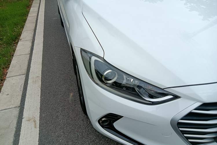 Used Hyundai Elantra (6th Generation / Lingdong) 2016 1.6L Manual ZhiXuan · Dynamic Model Right Front Headlight