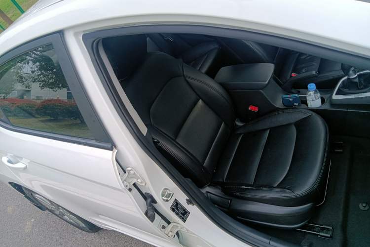 Used Hyundai Elantra (6th Generation / Lingdong) 2016 1.6L Manual ZhiXuan · Dynamic Model Right Front Seat