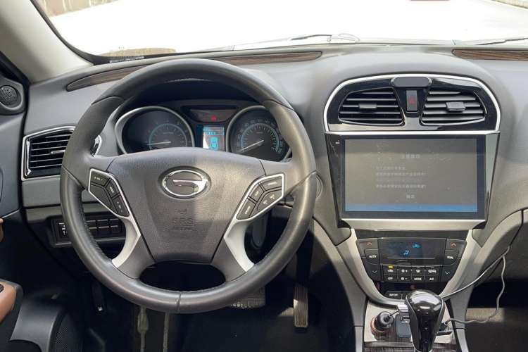 Used GAC Trumpchi GS5 Super 2016 2.0L Automatic Two-Wheel Drive Supreme Edition Steering Wheel