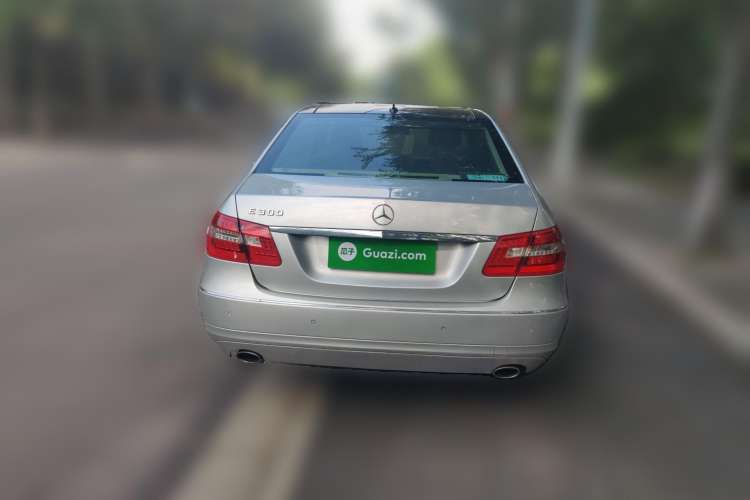 Used Mercedes-Benz E-Class 2009 E 300 Elegant Model
