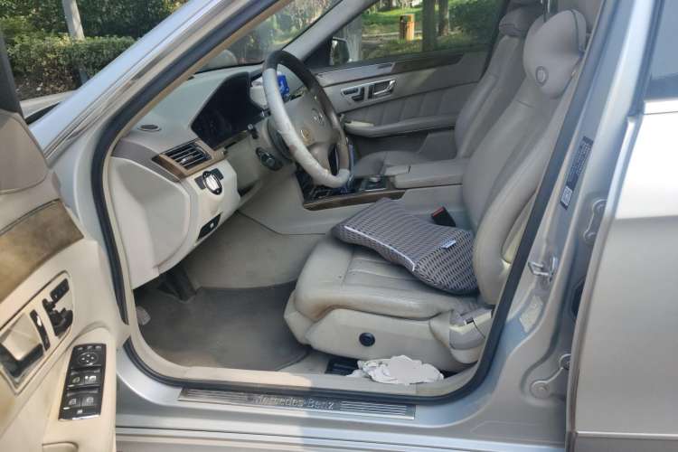 Used Mercedes-Benz E-Class 2009 E 300 Elegant Model
