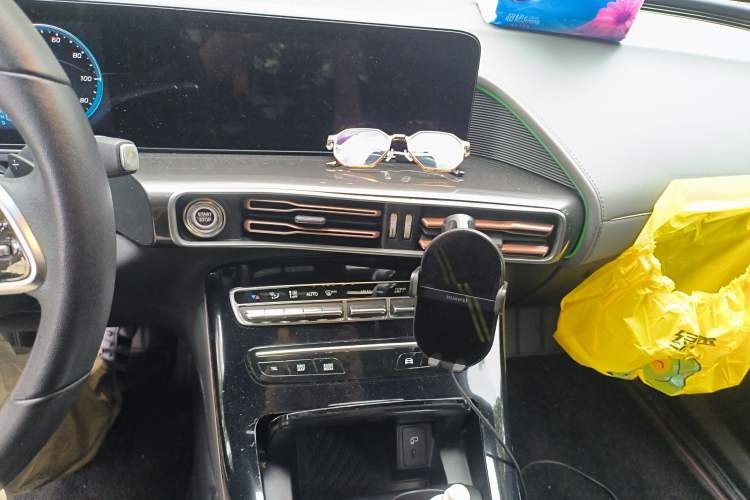 Used Mercedes-Benz EQC 2020 EQC 400 4MATIC Audio And AC Panel