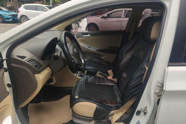 Used Hyundai Verna (older generation) 2013 Sedan 1.4L Automatic Standard GL Model