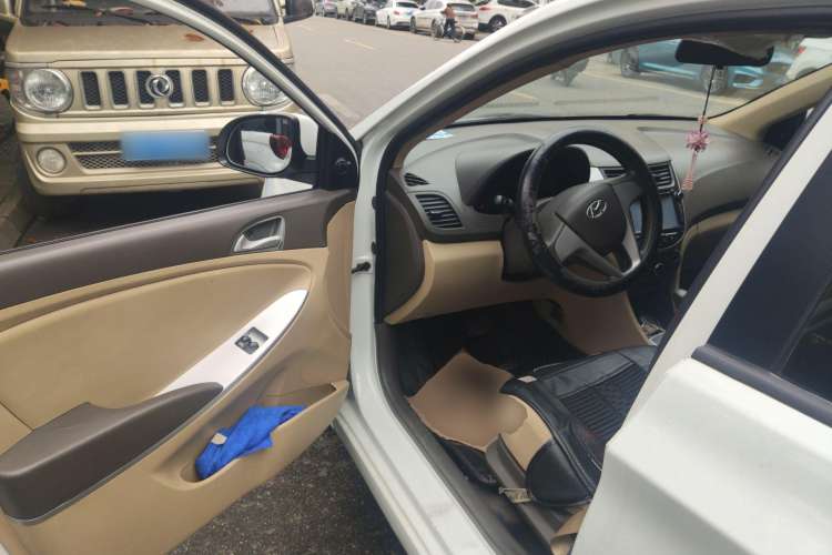 Used Hyundai Verna (older generation) 2013 Sedan 1.4L Automatic Standard GL Model