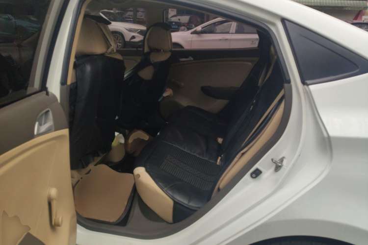 Used Hyundai Verna (older generation) 2013 Sedan 1.4L Automatic Standard GL Model