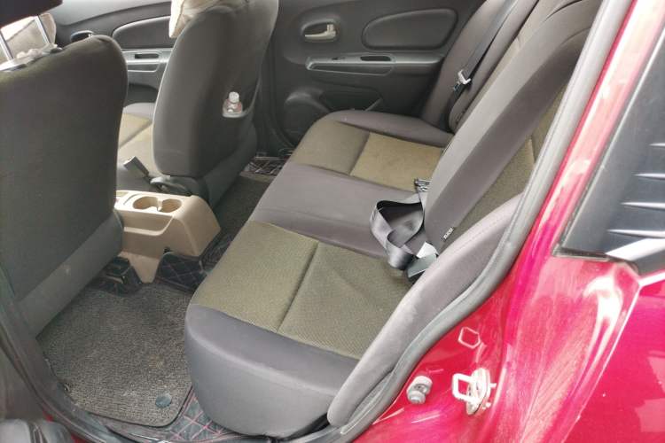 Used Venucia R50 2012 1.6L Automatic Comfort Edition
