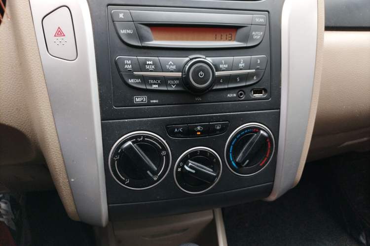 Used Venucia R50 2012 1.6L Automatic Comfort Edition
