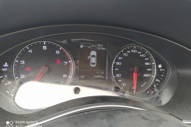 Used Zotye Z700 2016 1.8T Manual Luxury Model Odometer Close Up