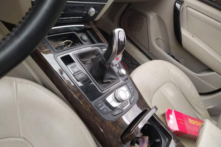 Used Zotye Z700 2016 1.8T Manual Luxury Model Gear Lever