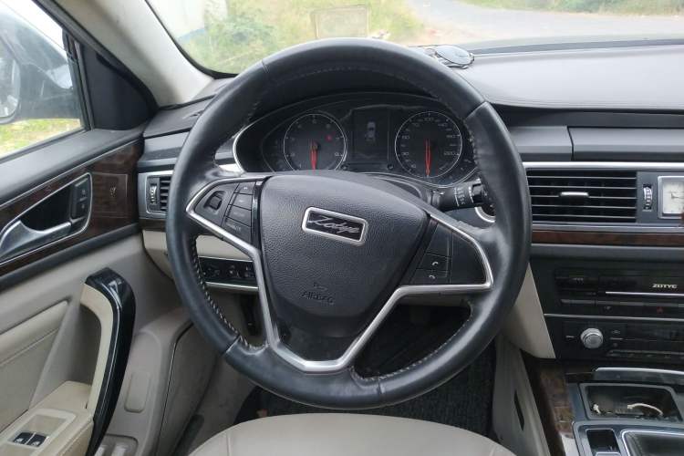 Used Zotye Z700 2016 1.8T Manual Luxury Model Steering Wheel