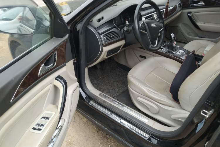 Used Zotye Z700 2016 1.8T Manual Luxury Model Driver Seat