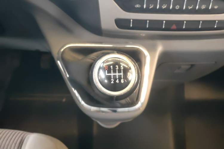 Used Foton Toano 2017 2.5T Restyled E Commercial Version Short Wheelbase 4J25TC3
