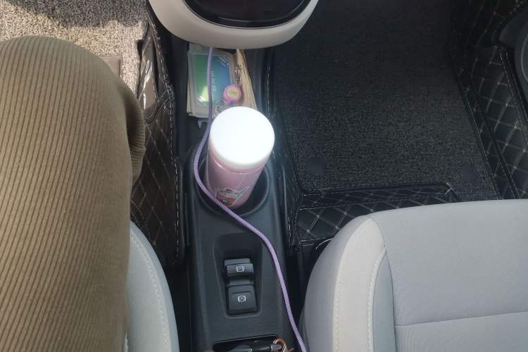 Used ORA White Cat 2022 Upgraded Model 305km Range Luxury Version Lithium-Ion Battery
