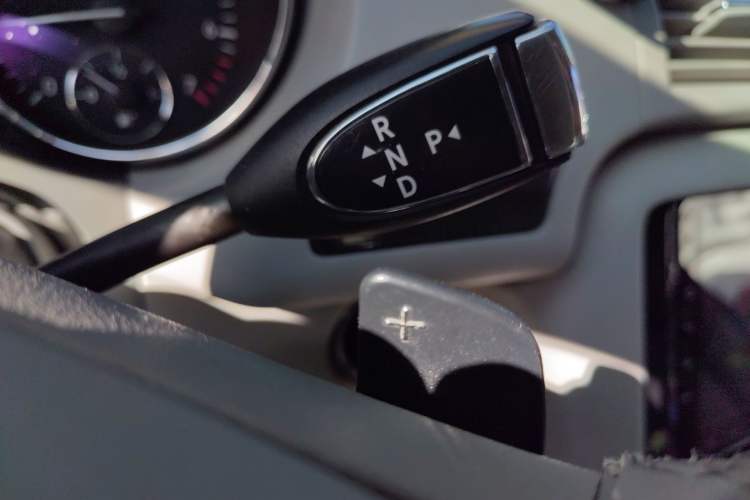 Used Mercedes-Benz R-Class 2010 R 300 L Luxury Model
