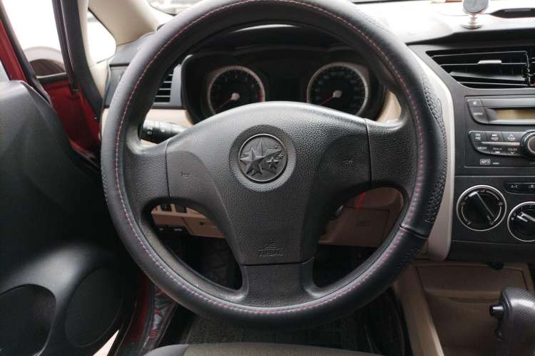 Used Venucia R50 2012 1.6L Automatic Comfort Edition
