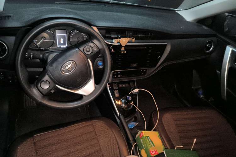 Used Toyota Corolla Hybrid E+ 2019 1.8L E-CVT Leading Edition Center Console