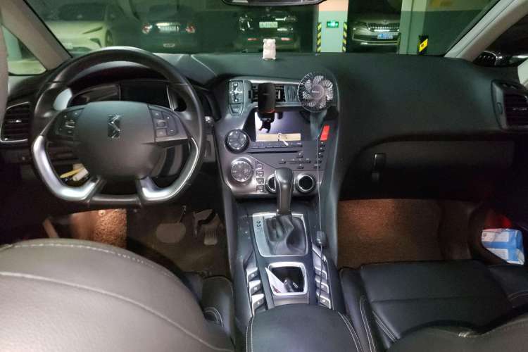 Used DS 5 2014 1.6T Luxury Edition THP160