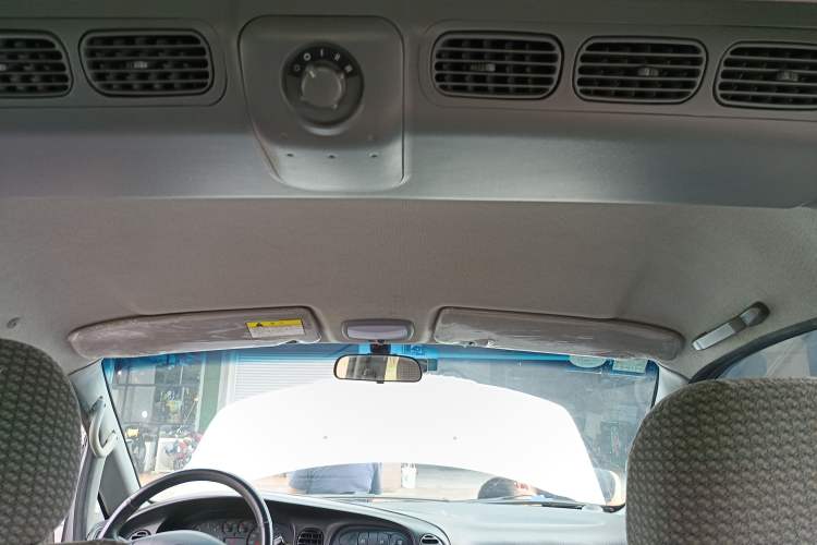 Used JAC Refine 2012 1.9T Shuttle Diesel Comfort Version HFC4DB1-2C
