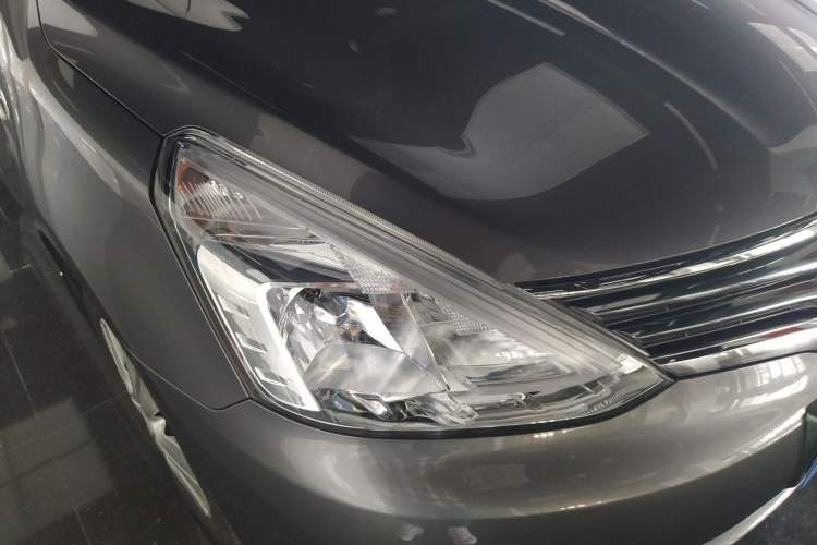 Used Nissan Livina 2015 1.6XE CVT Comfort Edition Right Front Headlight