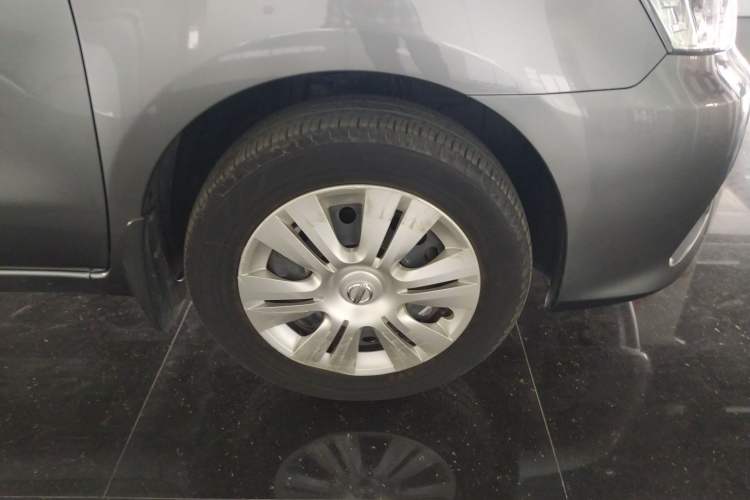 Used Nissan Livina 2015 1.6XE CVT Comfort Edition Right Front Wheel Hub