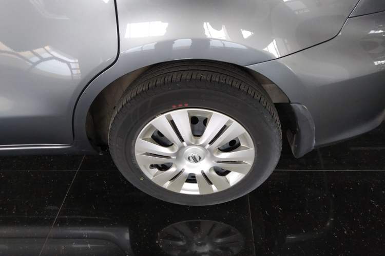 Used Nissan Livina 2015 1.6XE CVT Comfort Edition Left Rear Wheel Hub