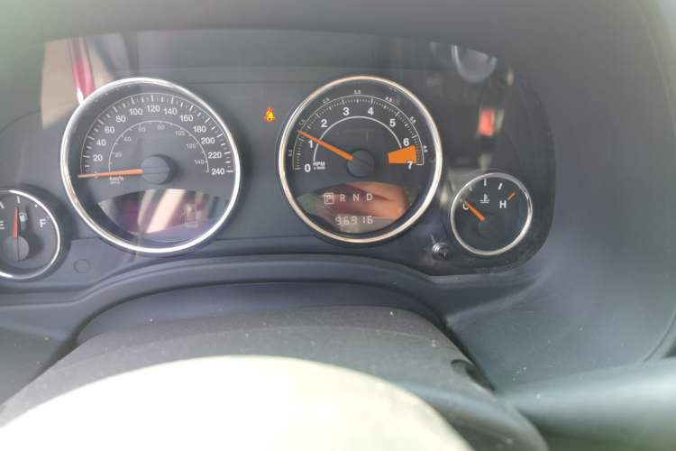 Used Jeep Compass 2014 2.4L four-wheel drive luxury version
