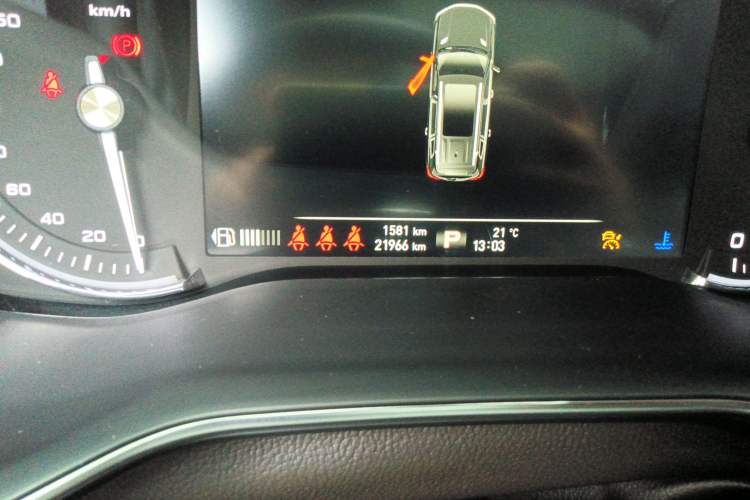 Used Roewe RX8 2018 30T Smart Connectivity Two-Wheel Drive Supreme Edition
