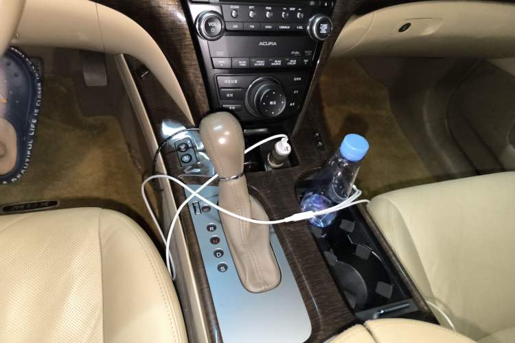 Used Acura MDX 2010 3.7 Comfort Edition Gear Lever